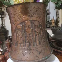 یک عدد سطل بزرگ قدیمی