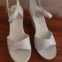 صندل دخترانه سفید نو سایز 40|کیف، کفش، کمربند|بهبهان, |دیوار