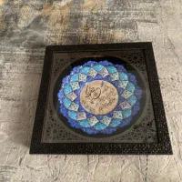 تابلو میناکاری شده همراه با قاب چوبی