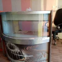 یک عدد ویترین شیرینی خشک با میز ترازو|فروشگاه و مغازه|بوشهر, |دیوار