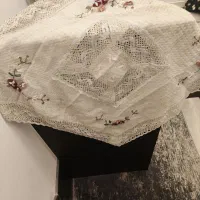 رومیزی رمان دوزی شده