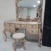 اینه و میز آرایش