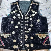 جلیقه حدود ۸۰سال پیش|کلکسیون اشیاء عتیقه|دورود, |دیوار