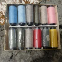 نخ خیاطی در رنگهای مختلف