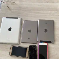 چند عدد ای پاد و گوشی