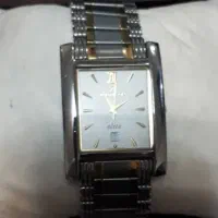 دوعدد ساعت مردانه و زنانه