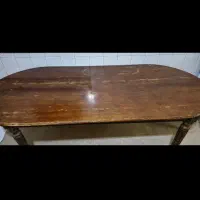 میز ناهار خوری کار کرده