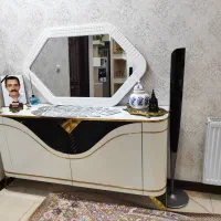 کنسول چوبی سالم وتمیز|بوفه، ویترین، کنسول|بهارستان, |دیوار