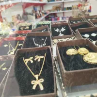 انواع بدلیجات مجسمه عطر اودکلن ارایشی هدیه باگس|بدلیجات|اصفهان, بهارانچی|دیوار