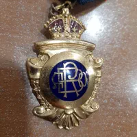 مدال گردن آویز انگلیسی|کلکسیون اشیاء عتیقه|اندیشه, اندیشه فاز ۳|دیوار