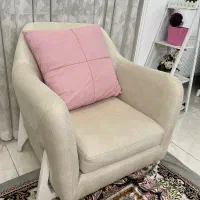 مبل ۷نفره و میز ناهار خوری کاملا تمیز|مبلمان خانگی و میز عسلی|تهران, بلورسازی|دیوار