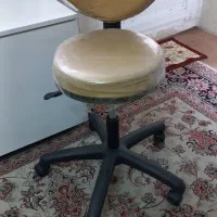 صندلی چرخدار و یک عدد صندلی انتظار|آرایشگاه و سالنهای زیبایی|مشهد, گوهرشاد|دیوار