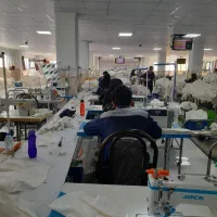 استخدام  وسط کار خانم