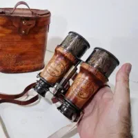 تعدادی دوربین بزنجی دوچشم و تک چشم