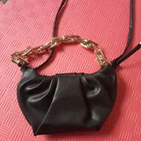 تعدادی کیف رو دوشی