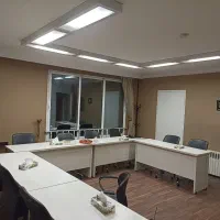 اتاق جلسات مجهز مناسب سمینار، کارگاه و جلسات|اجارهٔ کوتاهمدت دفتر کار و فضای آموزشی|مشهد, سجاد شهر|دیوار