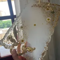 سینی رزینی با گل بابونه|صنایع دستی و سایر لوازم تزئینی|اصفهان, باغ دریاچه|دیوار