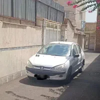 206 مدل 82 سفید زیر قیمت|خودرو سواری و وانت|شیراز, اصلاح‌نژاد|دیوار