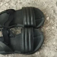دو جفت کفش کتونی کودک