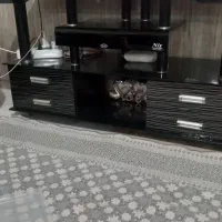 میز تلویزیون در حد نو با چهار کشو امدیف چوبی|میز تلویزیون|ارومیه, |دیوار