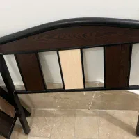 تخت یک‌ نفره فلزی بزرگسال تمیز