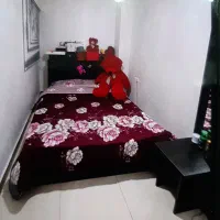 تخت و آینه