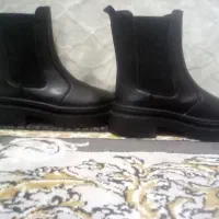 بوت مشکی بغل کش متوسط