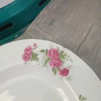 چینی گل قرمزی|ظروف سرو و پذیرایی|اصفهان, شهرستان|دیوار