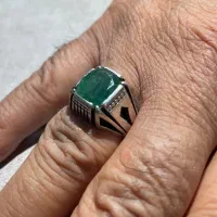 انگشتر نفیس عقیق استاد ظابطی و زمرد زامبیا