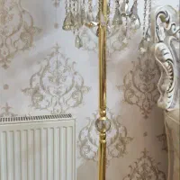 آباژور ایستاده