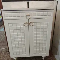 جاکفشی و میز تلویزیون نو نو