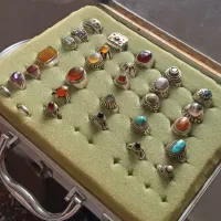 یک جعبه انگشتر نقره کهنه و جواهری کلکسیونی