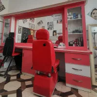 فروش ویترین بزرگ با دوتا صندلی اصلاح