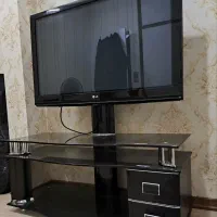 تلویزیون ال جی همراه با میز