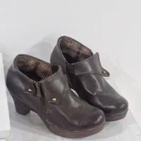 کفش و نیم بوت