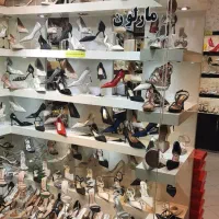 فروشنده خانوم