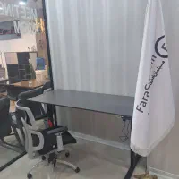 میز تنظیم پذیر