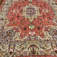 یک تخته قالیچه تبریز تمام گل ابریشم پنجاه رج