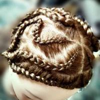 بافت مو/پیرسینگ/اصلاح صورت/براشینگ/موخوره‌گیری