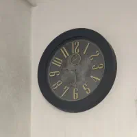 ساعت دیواریlarent
