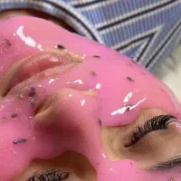 خدمات‌ زیبایی لاین ناخن مژه فشیال|خدمات آرایشگری و زیبایی|میبد, |دیوار