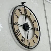 ساعت دیواری بزرگ در حد نو