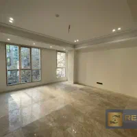 آپارتمان ۱۲۴ متری *نوساز *مقابل پارک کوروش