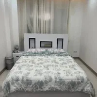 سرویس خواب دو نفره، خوشخواب و میز توالت|تخت و سرویس خواب|صدرا-فارس, فاز ۱|دیوار