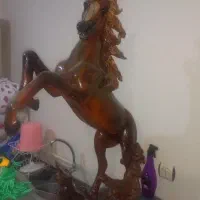 مجسمه اسب