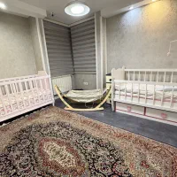 فروش دو عدد تخت کودک و تشک و گهواره به علت مهاجرت