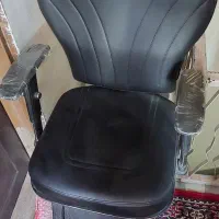 صندلی آرایشگاه طرح برقی پایه فلز