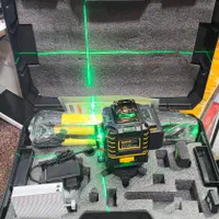 تراز لیزری ۴ خط نور سبز شارژی دیوالت