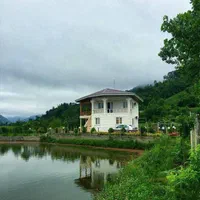 اجاره ویلا استخردار جنگلی با جنگل اختصاصی|اجارهٔ کوتاهمدت ویلا و باغ|رشت, استادسرا|دیوار