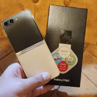 z flip new 5 سفید ۵۱۲گیگ رام ۸|موبایل|تهران, بهارستان|دیوار